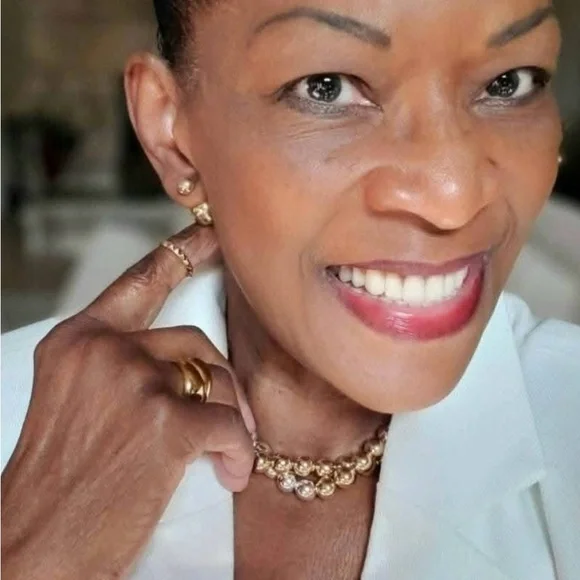 Park Lane “Dovey” Earrings in Gold! BNIB!! - Picture 6 of 14